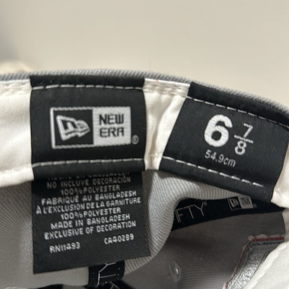 NY Giants Fitted Hat - Picture 7 of 7